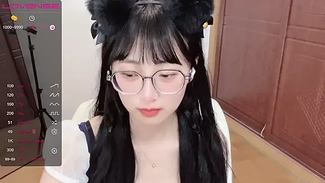 4uoki online show from January 29, 2025, 10:53 pm