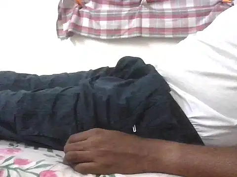 divi5555 online show from May 5, 2026, 9:29 pm
