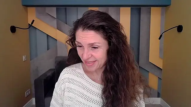 EllaLong online show from September 29, 2025, 11:27 am