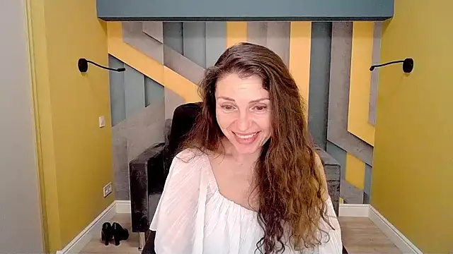 EllaLong online show from February 15, 2025, 10:00 pm