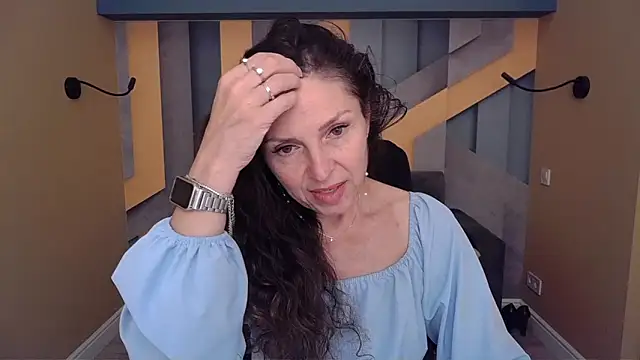 EllaLong online show from June 14, 2026, 11:33 am