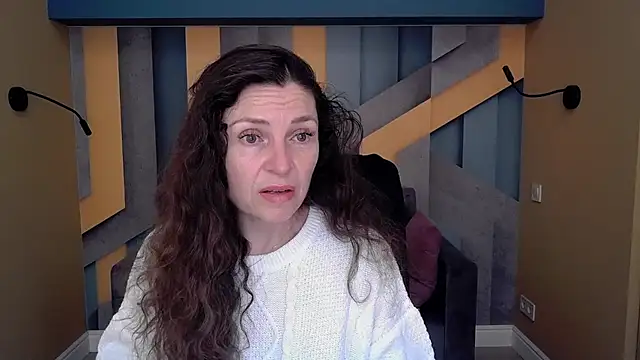 EllaLong online show from November 6, 2025, 12:31 pm