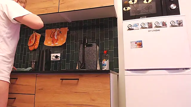 Snapshot of Karolina_love_ chatting on February 22, 2026, 2:14 am Karolina love online show from February 22, 2026, 2:14 am