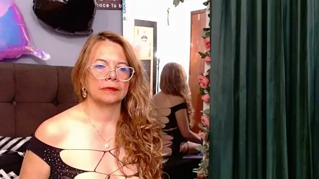 RubyWatson50 online show from December 19, 2025, 10:56 pm