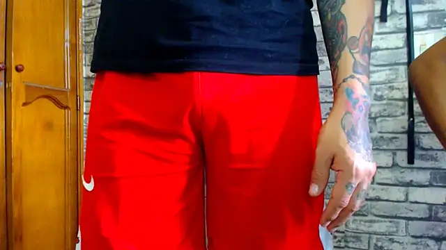 SelfSuck9inchs online show from February 26, 2025, 8:58 pm