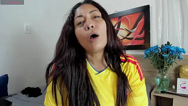 Lauralove 69 online show from July 7, 2026, 11:30 pm