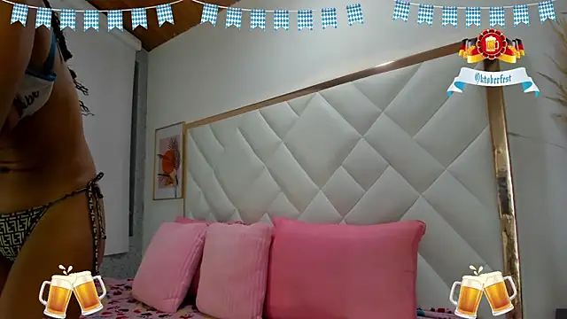 EmiliBonnie online show from September 25, 2025, 12:05 am