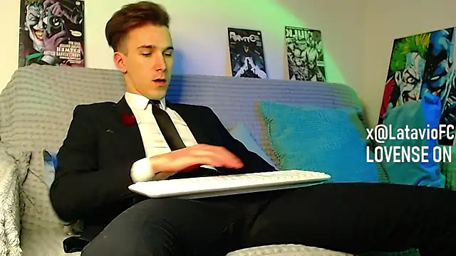 Snapshot of Midnighter_ chatting on March 4, 2026, 11:07 am Midnighter online show from March 4, 2026, 11:07 am