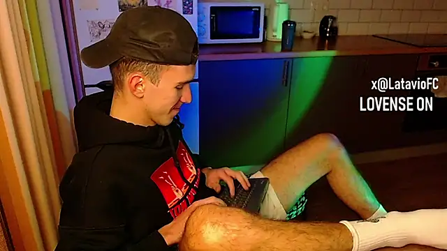 Midnighter  online show from September 30, 2025, 2:39 am