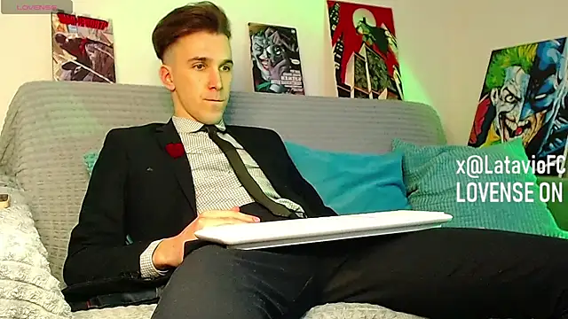 Snapshot of Midnighter_ chatting on March 13, 2026, 10:09 am Midnighter online show from March 13, 2026, 10:09 am