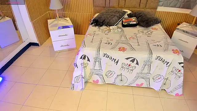 charlottewhitte online show from October 31, 2025, 12:24 pm