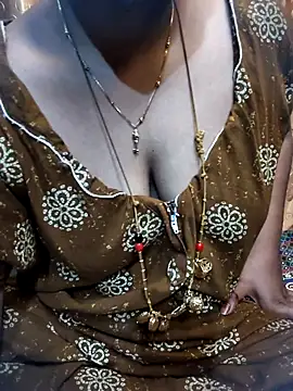 tuttifrutti17 online show from April 21, 2026, 5:08 pm