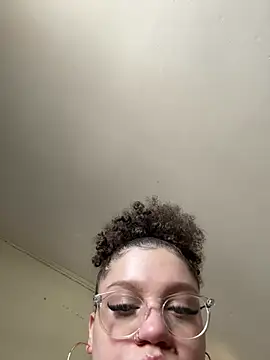 QueenNuttCollector online show from February 13, 2026, 5:13 pm