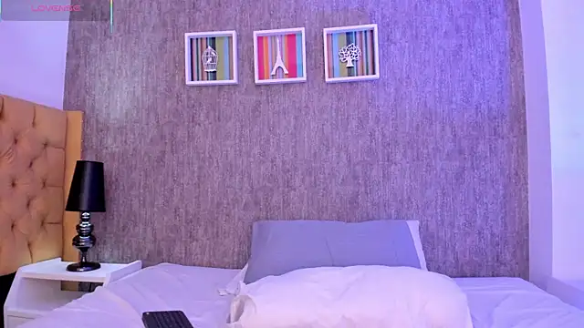 garotasultr online show from July 28, 2026, 8:52 pm
