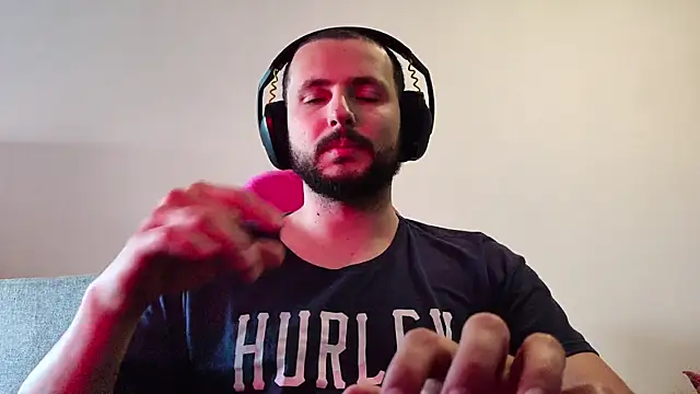 iurytx online show from September 26, 2025, 7:21 pm