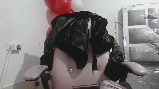 toxxxic cams online show from February 7, 2026, 4:09 am