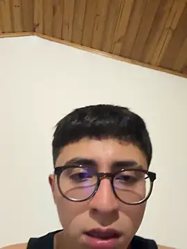 CamiRojas boy online show from October 6, 2025, 3:51 am