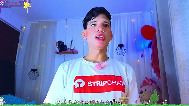 Snapshot of Ariel_Femboy_ chatting on March 7, 2026, 1:56 am Ariel Femboy online show from March 7, 2026, 1:56 am