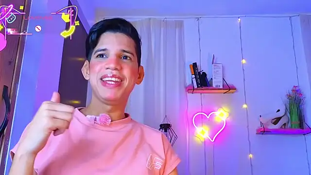 Snapshot of Ariel_Femboy_ chatting on February 18, 2026, 5:16 am Ariel Femboy online show from February 18, 2026, 5:16 am