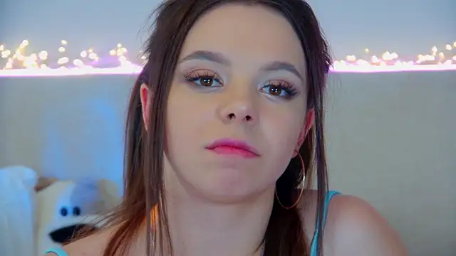 ElisabethDavis online show from March 19, 2025, 9:58 pm