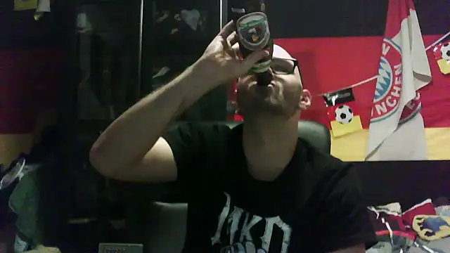 Die-geile-Sau online show from November 25, 2025, 8:20 pm