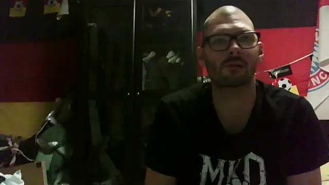 Die-geile-Sau online show from September 14, 2025, 7:03 pm