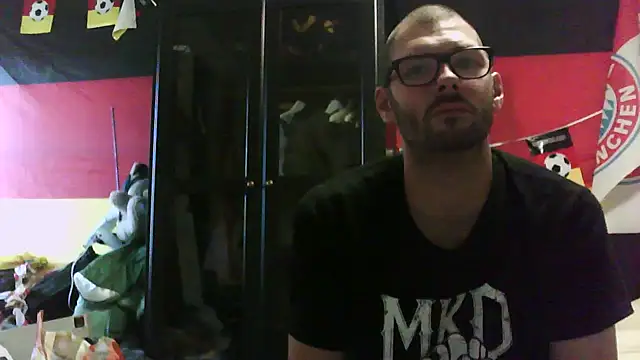 Die-geile-Sau online show from September 18, 2025, 3:26 pm