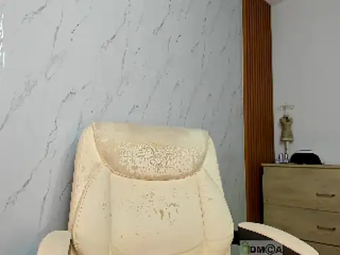 Snapshot of aleja_belle chatting on April 3, 2026, 12:50 am aleja belle online show from April 3, 2026, 12:50 am
