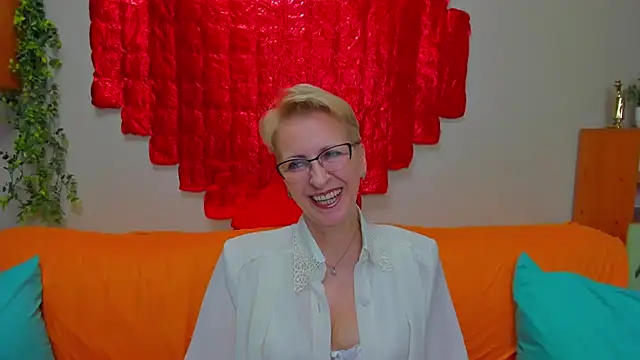 iamyourdream89 online show from February 22, 2026, 5:25 pm