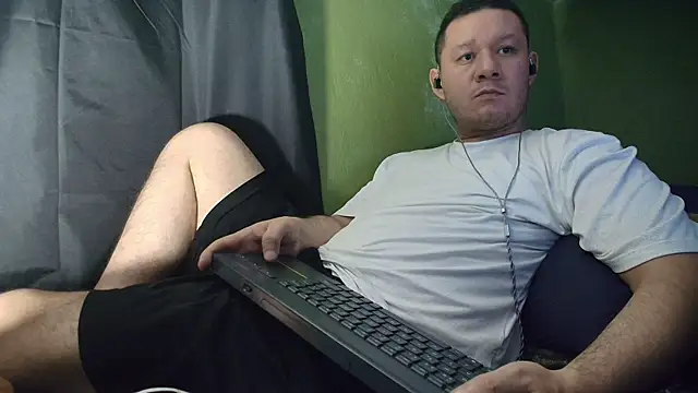Snapshot of sweet_cock28 chatting on July 23, 2026, 2:31 am sweet cock28 online show from July 23, 2026, 2:31 am