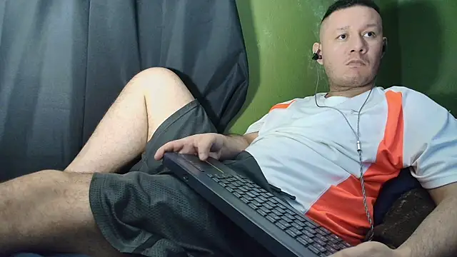Snapshot of sweet_cock28 chatting on August 5, 2026, 3:55 am sweet cock28 online show from August 5, 2026, 3:55 am