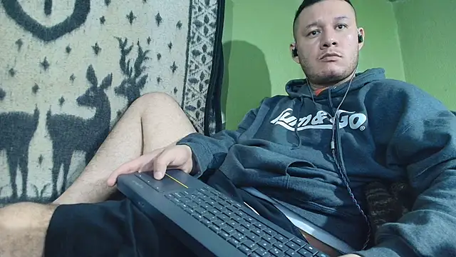 Snapshot of sweet_cock28 chatting on July 4, 2026, 3:05 pm sweet cock28 online show from July 4, 2026, 3:05 pm