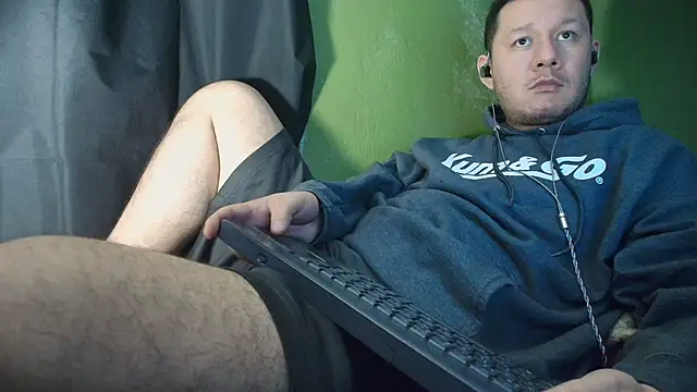 Snapshot of sweet_cock28 chatting on August 1, 2026, 3:15 am sweet cock28 online show from August 1, 2026, 3:15 am