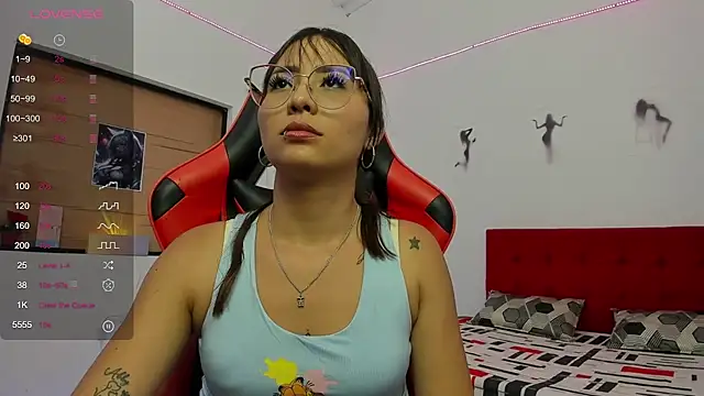 Snapshot of Sweet_Coral_ chatting on May 5, 2026, 12:35 am Sweet Coral online show from May 5, 2026, 12:35 am