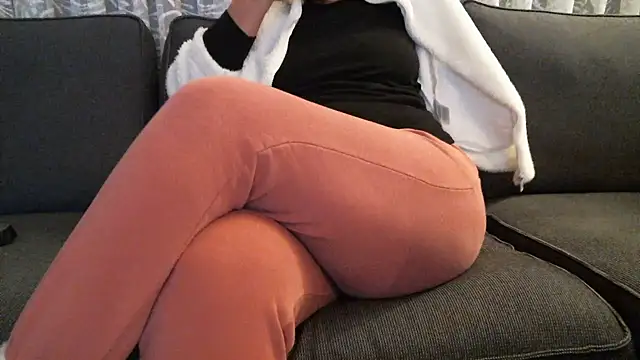 Snapshot of mysteriouscouple001 chatting on March 8, 2026, 12:16 am mysteriouscouple001 online show from March 8, 2026, 12:16 am