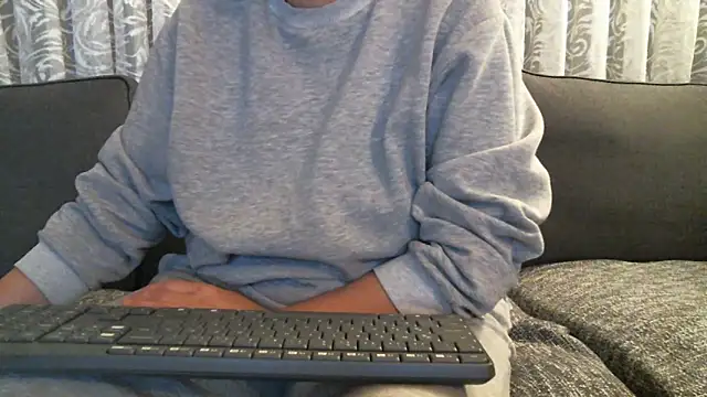 Snapshot of mysteriouscouple001 chatting on February 8, 2026, 7:00 pm mysteriouscouple001 online show from February 8, 2026, 7:00 pm