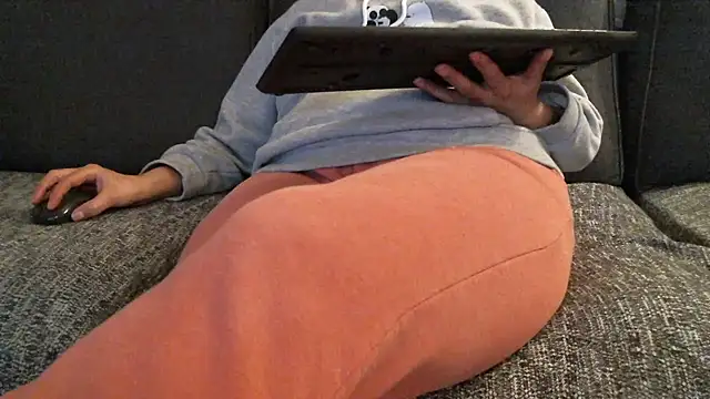 Snapshot of mysteriouscouple001 chatting on April 3, 2026, 9:54 pm mysteriouscouple001 online show from April 3, 2026, 9:54 pm