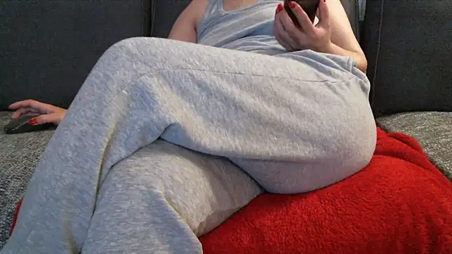 Snapshot of mysteriouscouple001 chatting on April 1, 2026, 5:54 pm mysteriouscouple001 online show from April 1, 2026, 5:54 pm