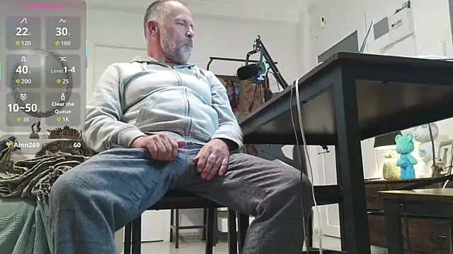 DaddybearVLC online show from April 13, 2026, 6:56 pm