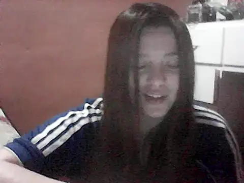 Snapshot of Oxitocina2000 chatting on October 18, 2025, 12:45 am Oxitocina2000 online show from October 18, 2025, 12:45 am