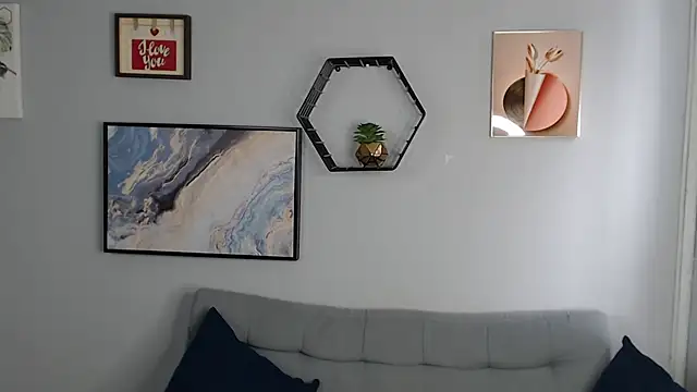 Amber Etan online show from October 26, 2025, 4:07 pm