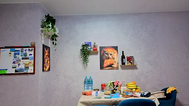 Katniss K online show from December 14, 2025, 1:39 pm