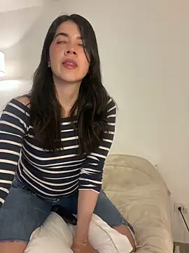 Snapshot of saori_10 chatting on September 21, 2025, 3:33 am saori 10 online show from September 21, 2025, 3:33 am