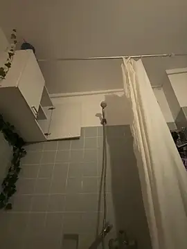 Toyjungee online show from October 5, 2025, 7:04 pm