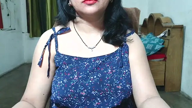 Cute Mahi22 online show from October 18, 2025, 7:05 pm