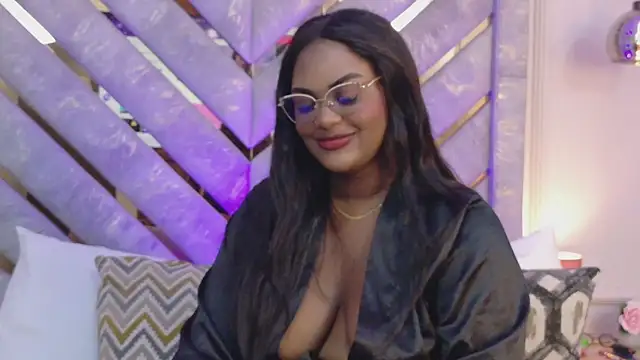 Noa Adams online show from October 9, 2025, 4:57 am