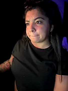 kimmiakiss22 online show from November 14, 2025, 1:09 am