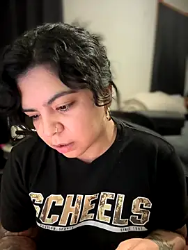 kimmiakiss22 online show from November 24, 2025, 4:34 am