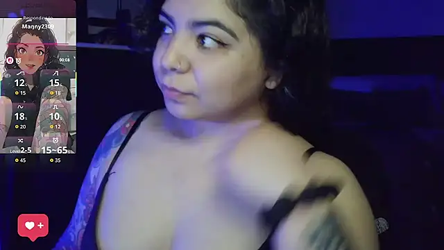 kimmiakiss22 online show from April 24, 2026, 12:01 am