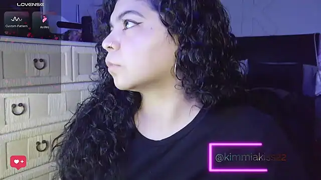 kimmiakiss22 online show from March 10, 2026, 9:19 pm